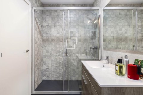 2 bedrooms apartment for sale in Barcelona, Catalonia, Spain № 3994 - photo 12