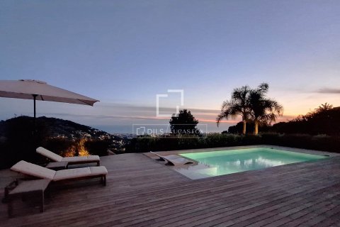 Купить виллу в Кабрильс, Испания с 5 спален, 712м², № 6442 - фото 3