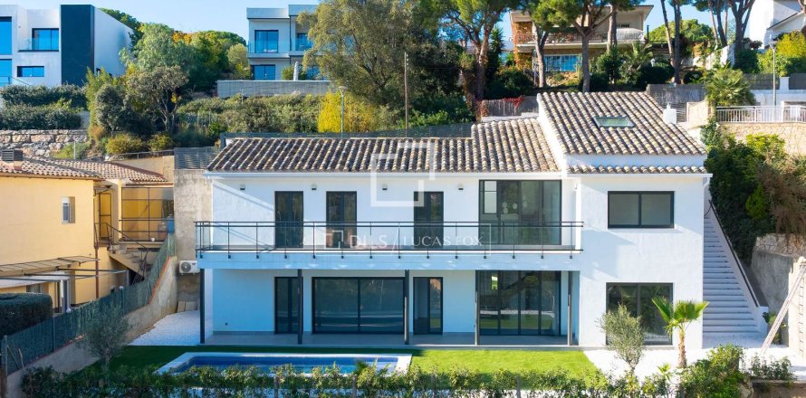 4 bedrooms villa for sale in Cabrils, Barcelona, Catalonia, Spain № 4083