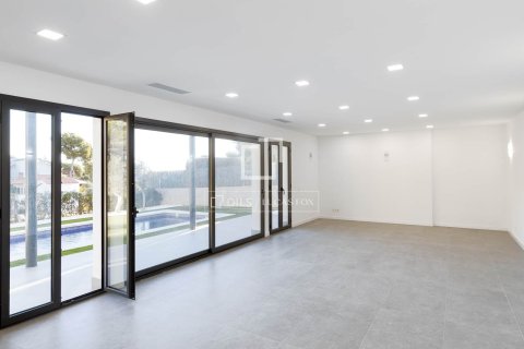 4 bedrooms villa for sale in Cabrils, Barcelona, Catalonia, Spain № 4083 - photo 11