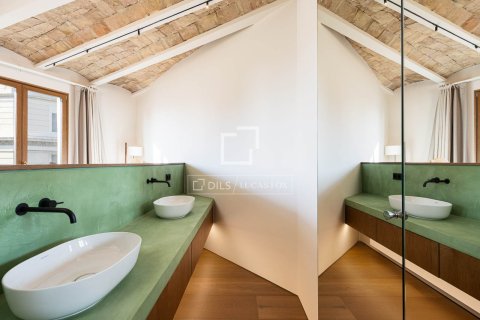 2 bedrooms apartment for sale in Barcelona, Catalonia, Spain № 4082 - photo 12