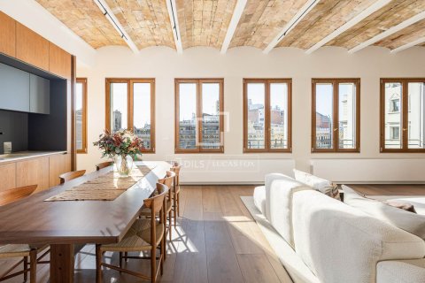 2 bedrooms apartment for sale in Barcelona, Catalonia, Spain № 4082 - photo 9