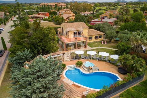 5 bedrooms villa for sale in Peralada, Girona, Catalonia, Spain № 6013 - photo 3