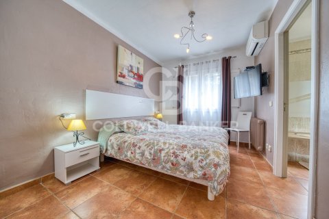 5 bedrooms villa for sale in Peralada, Girona, Catalonia, Spain № 6013 - photo 17