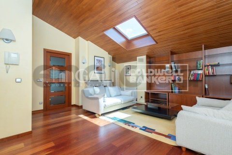 6 bedrooms villa for sale in Principado De Andorra (Ninguna Poblacion Tiene C.P.), Lleida, Catalonia, Spain № 6018 - photo 16