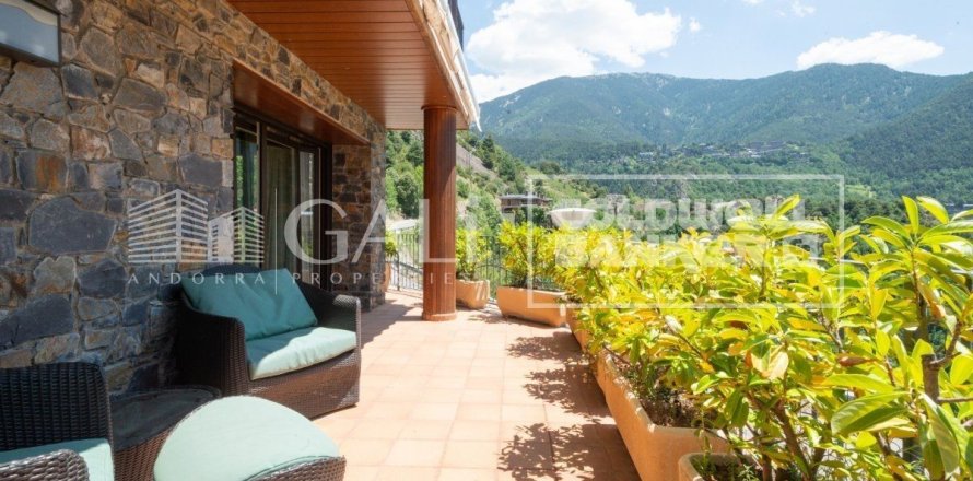 6 bedrooms villa for sale in Principado De Andorra (Ninguna Poblacion Tiene C.P.), Lleida, Catalonia, Spain № 6018
