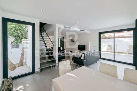 5 bedrooms villa for sale in Empuriabrava, Girona, Catalonia, Spain № 6014 - photo 7