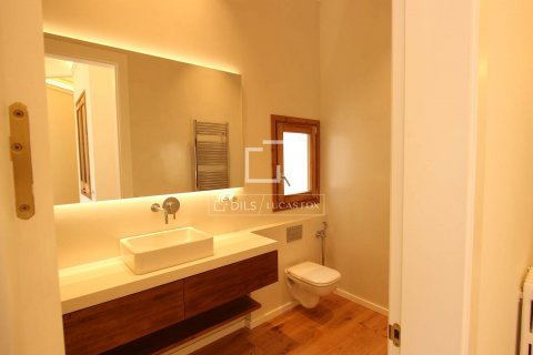 4 bedrooms apartment for sale in Barcelona, Catalonia, Spain № 8767 - photo 9