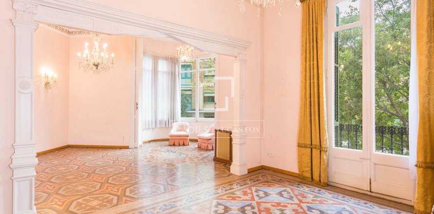 4 bedrooms apartment for sale in Barcelona, Catalonia, Spain № 8767