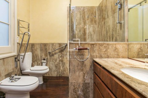 Apartamento de 3 dormitorios en venta en Barcelona, Cataluña, Spain № 8753 - foto 18