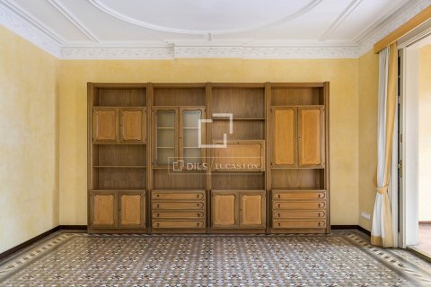 Apartamento de 3 dormitorios en venta en Barcelona, Cataluña, Spain № 8753 - foto 4