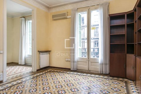 Apartamento de 3 dormitorios en venta en Barcelona, Cataluña, Spain № 8753 - foto 3