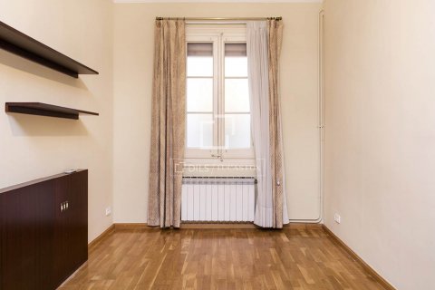 Apartamento de 3 dormitorios en venta en Barcelona, Cataluña, Spain № 8753 - foto 12