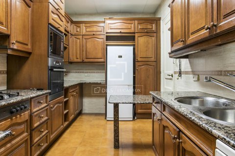 Apartamento de 3 dormitorios en venta en Barcelona, Cataluña, Spain № 8753 - foto 9