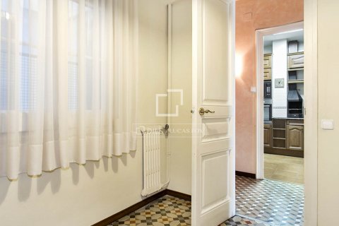 Apartamento de 3 dormitorios en venta en Barcelona, Cataluña, Spain № 8753 - foto 11