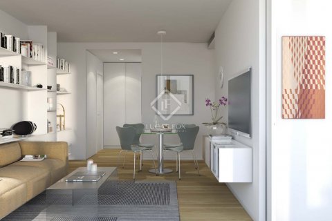 4 bedrooms apartment for sale in Barcelona, Catalonia, Spain № 8732 - photo 6