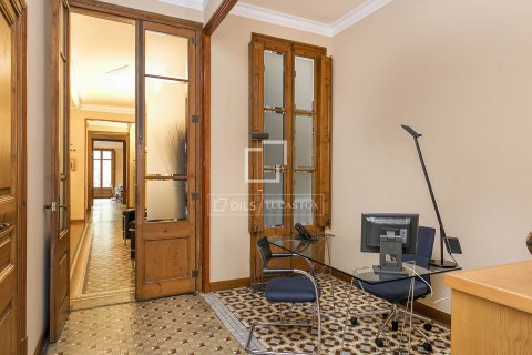 Купить квартиру в Барселона, Испания с 5 спален, 203м², № 8756 - фото 15