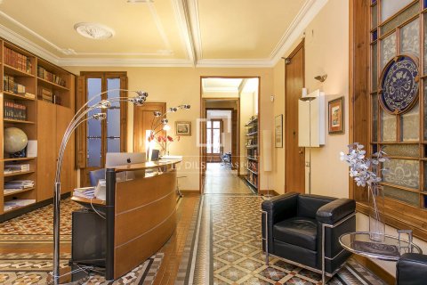 Купить квартиру в Барселона, Испания с 5 спален, 203м², № 8756 - фото 16