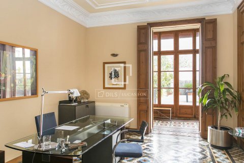 Купить квартиру в Барселона, Испания с 5 спален, 203м², № 8756 - фото 12