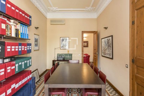 Купить квартиру в Барселона, Испания с 5 спален, 203м², № 8756 - фото 9