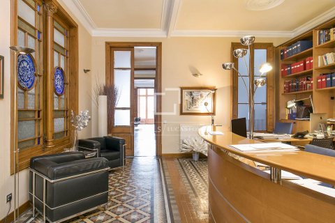 Купить квартиру в Барселона, Испания с 5 спален, 203м², № 8756 - фото 17