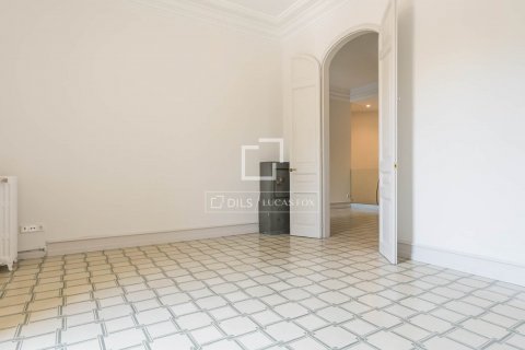 4 bedrooms apartment for sale in Barcelona, Catalonia, Spain № 8733 - photo 18