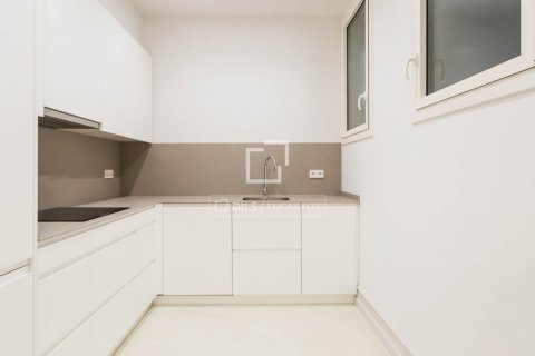 4 bedrooms apartment for sale in Barcelona, Catalonia, Spain № 8733 - photo 7