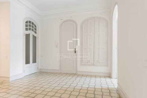 4 bedrooms apartment for sale in Barcelona, Catalonia, Spain № 8733 - photo 24