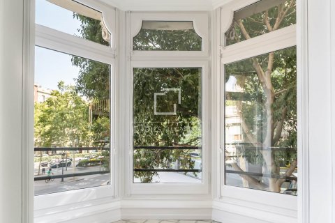 4 bedrooms apartment for sale in Barcelona, Catalonia, Spain № 8733 - photo 3