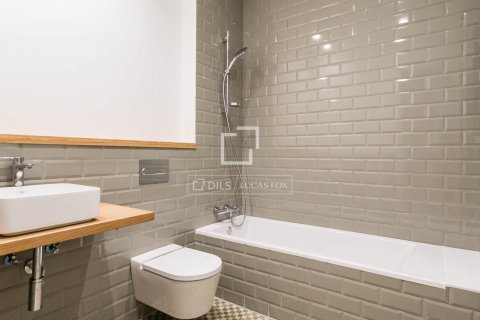 4 bedrooms apartment for sale in Barcelona, Catalonia, Spain № 8733 - photo 15