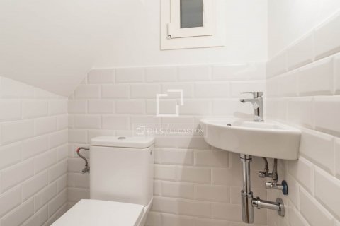 4 bedrooms apartment for sale in Barcelona, Catalonia, Spain № 8733 - photo 23