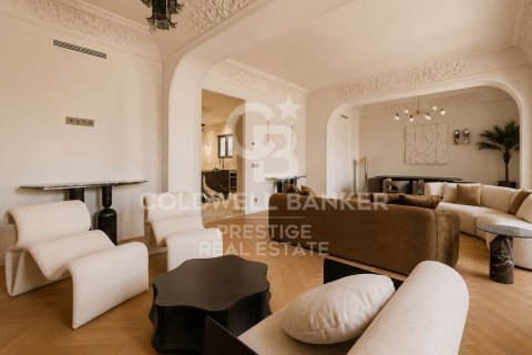 Apartamento de 4 dormitorios en venta en Barcelona, Cataluña, Spain № 7761 - foto 30