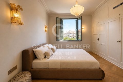 Apartamento de 4 dormitorios en venta en Barcelona, Cataluña, Spain № 7761 - foto 7