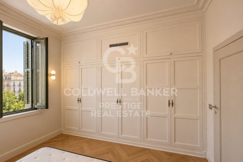 Apartamento de 4 dormitorios en venta en Barcelona, Cataluña, Spain № 7761 - foto 6