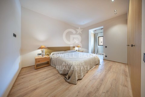4 bedrooms apartment for sale in Barcelona, Catalonia, Spain № 7765 - photo 3