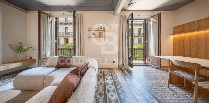4 bedrooms apartment for sale in Barcelona, Catalonia, Spain № 7765