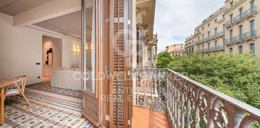3 bedrooms apartment for sale in Barcelona, Catalonia, Spain № 7764