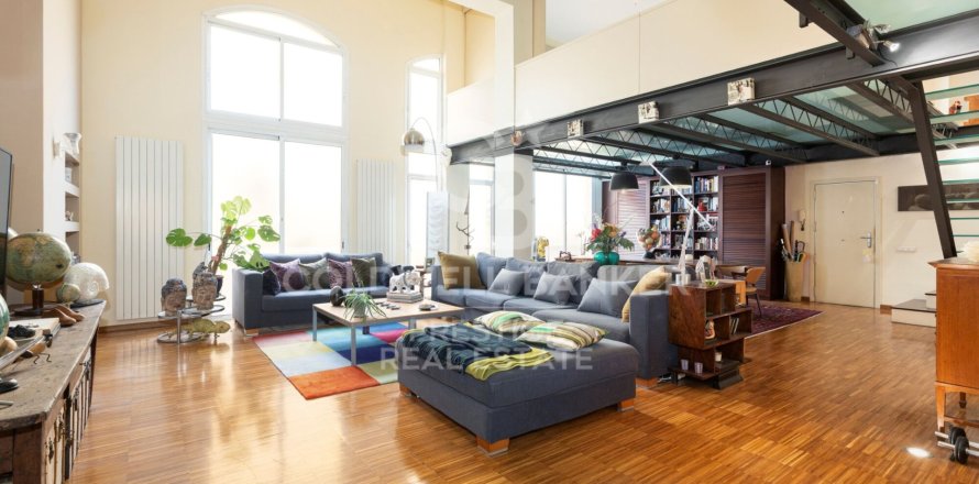 2 bedrooms duplex for sale in Barcelona, Catalonia, Spain № 5440