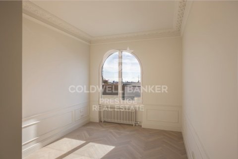 4 bedrooms penthouse for sale in Barcelona, Catalonia, Spain № 5439 - photo 8