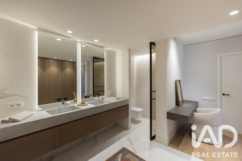 Купить квартиру в Барселона, Испания с 3 спальни, 279м², № 8370 - фото 4