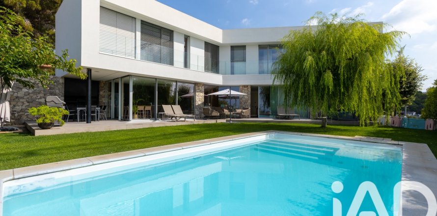 4 bedrooms house for sale in Teia, Barcelona, Catalonia, Spain № 8368