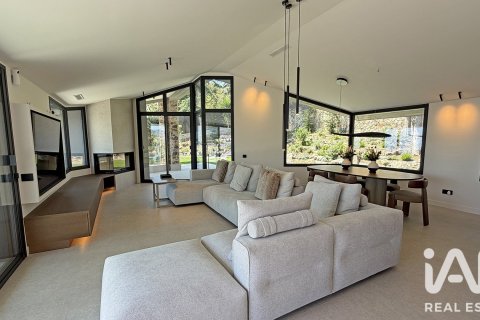 453 m² house à vendre à Premia De Dalt, Barcelona, Catalonia, Spain № 8364 - photo 8