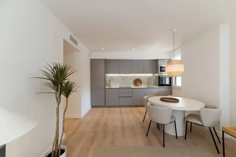 Apartamento de 3 dormitorios en venta en Barcelona, Cataluña, Spain № 1676 - foto 8