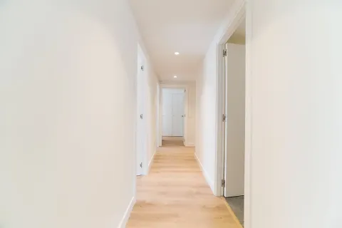 Apartamento de 3 dormitorios en venta en Barcelona, Cataluña, Spain № 1676 - foto 10