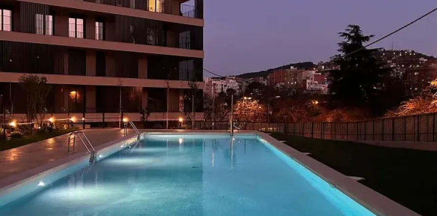 Apartamento de 3 dormitorios en venta en Barcelona, Cataluña, Spain № 1676