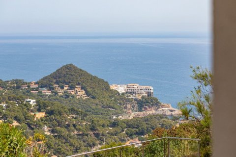Сasa de 4 dormitorios en venta en Begur, Gerona, Cataluña, Spain № 1680 - foto 19