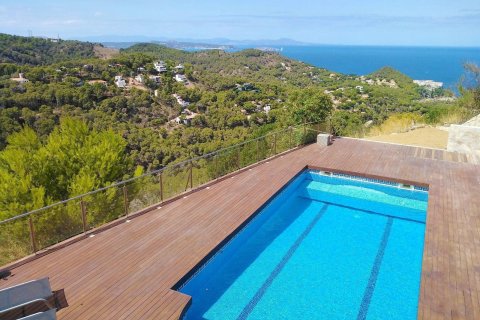 Сasa de 4 dormitorios en venta en Begur, Gerona, Cataluña, Spain № 1680 - foto 3