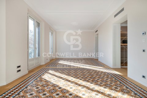 3 bedrooms apartment for sale in Barcelona, Catalonia, Spain № 5748 - photo 6