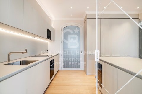 3 bedrooms apartment for sale in Barcelona, Catalonia, Spain № 5748 - photo 2