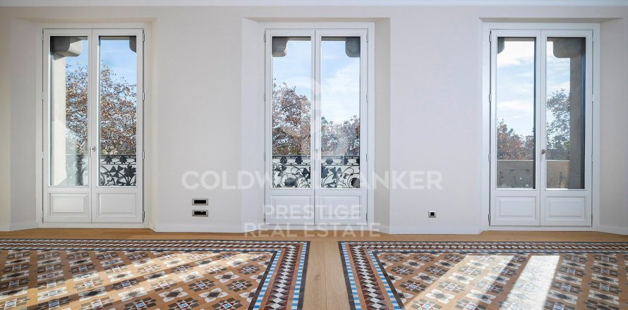 3 bedrooms apartment for sale in Barcelona, Catalonia, Spain № 5748